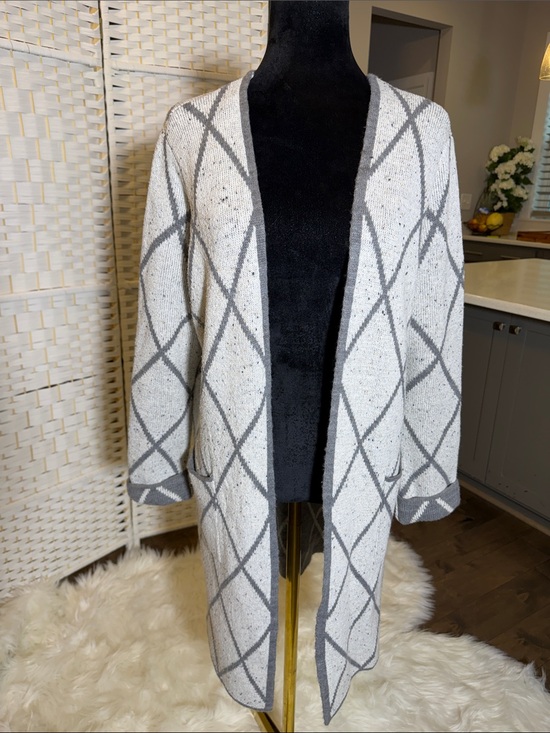 Fortune + Ivy Sweaters - Open-Front Gray & White Diamond Knit Cardigan